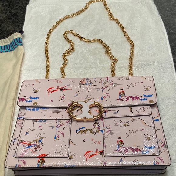 Tory Burch Handbags - Tory Burch Ladies Light Lavender Medium Size Purse with 2 Pockets in front.